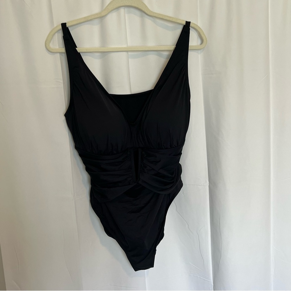 Bleu Rod Beattie Black Women's Molded-Cup One-Piece Swimsuit (Black, 20w) - Picture 11 of 11